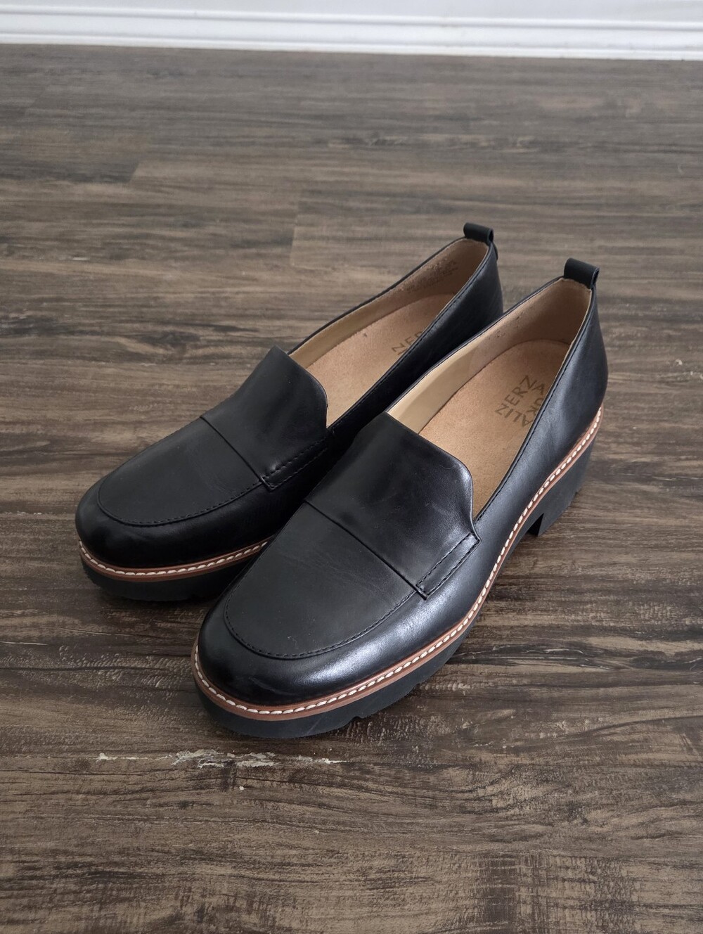 Naturalizer Women's Darry Lug Sole Loafer Black Platform